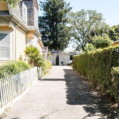 West End Neighborhood Cottage Санта Роза Екстериор снимка