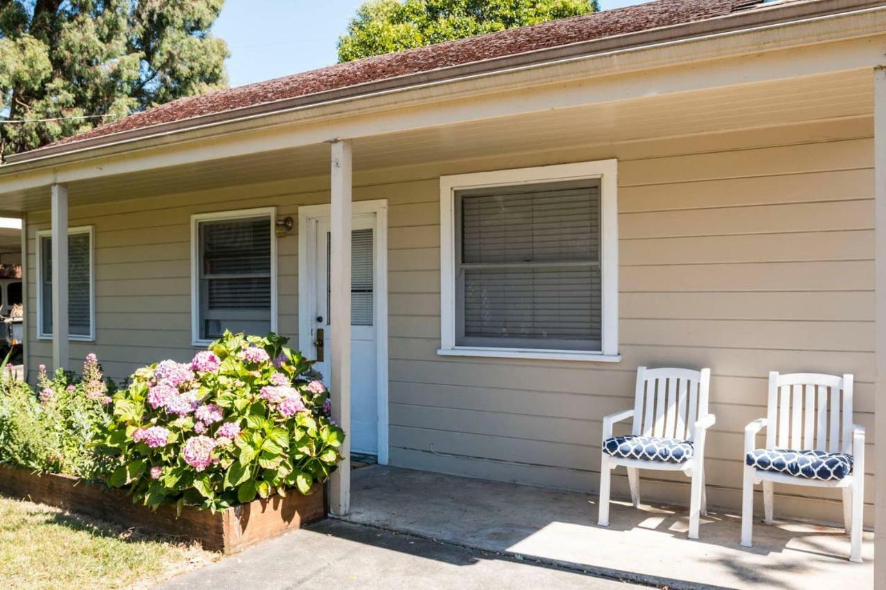 West End Neighborhood Cottage Санта Роза Екстериор снимка